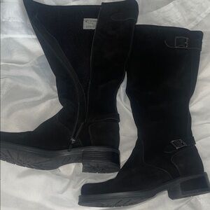 La CANADIENNE Black Suede Winter Boots size 8